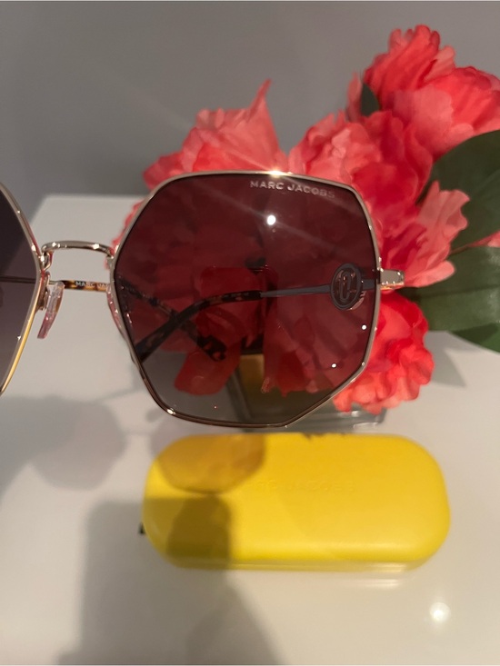 Marc Jacobs Silver Frame Sunglasses with Black Gradient Lenses